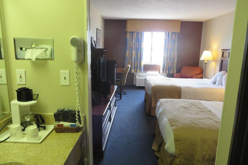 Baymont By Wyndham Boone Hotel Exterior foto